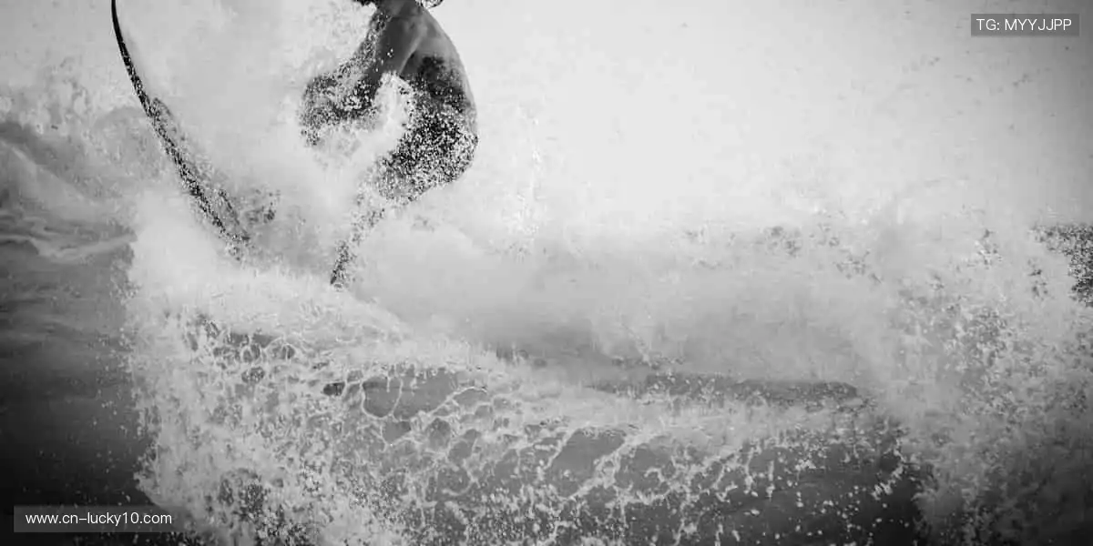 专业装备，轻松掌控赛场！🎾 品质与潮流，为你的热爱加冕！